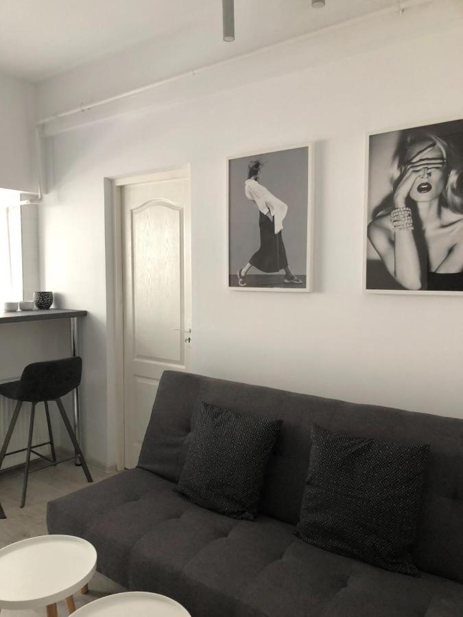 Staycity Modern Apartment Bukares Bagian luar foto